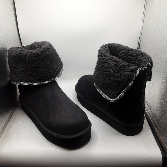 Muk Luks Black Winter Boots with Faux Fur 8M - Picture 1 of 12